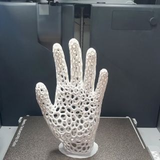 🦾 Bionic Hand art 🧨 Jako živá co říkáš? LayerModels #3dtisk #bionichand #art #spinnaro #zakazkovavyroba